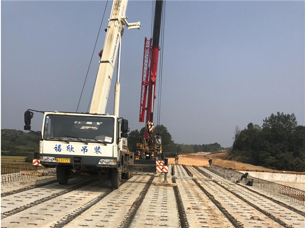 臨澧縣福欣吊裝有限公司,臨澧吊車,大小吊車,汽車吊,折吊臂,直臂吊